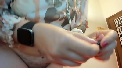 Italian giantess farts and puts you inwards her huge pouch
