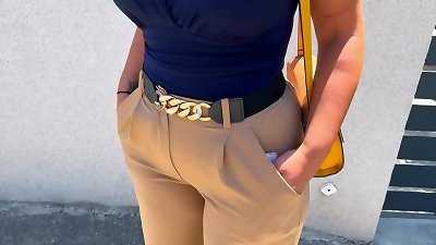 Premier porno pour Vanessa, secr&eacute;taire, 30 ans
